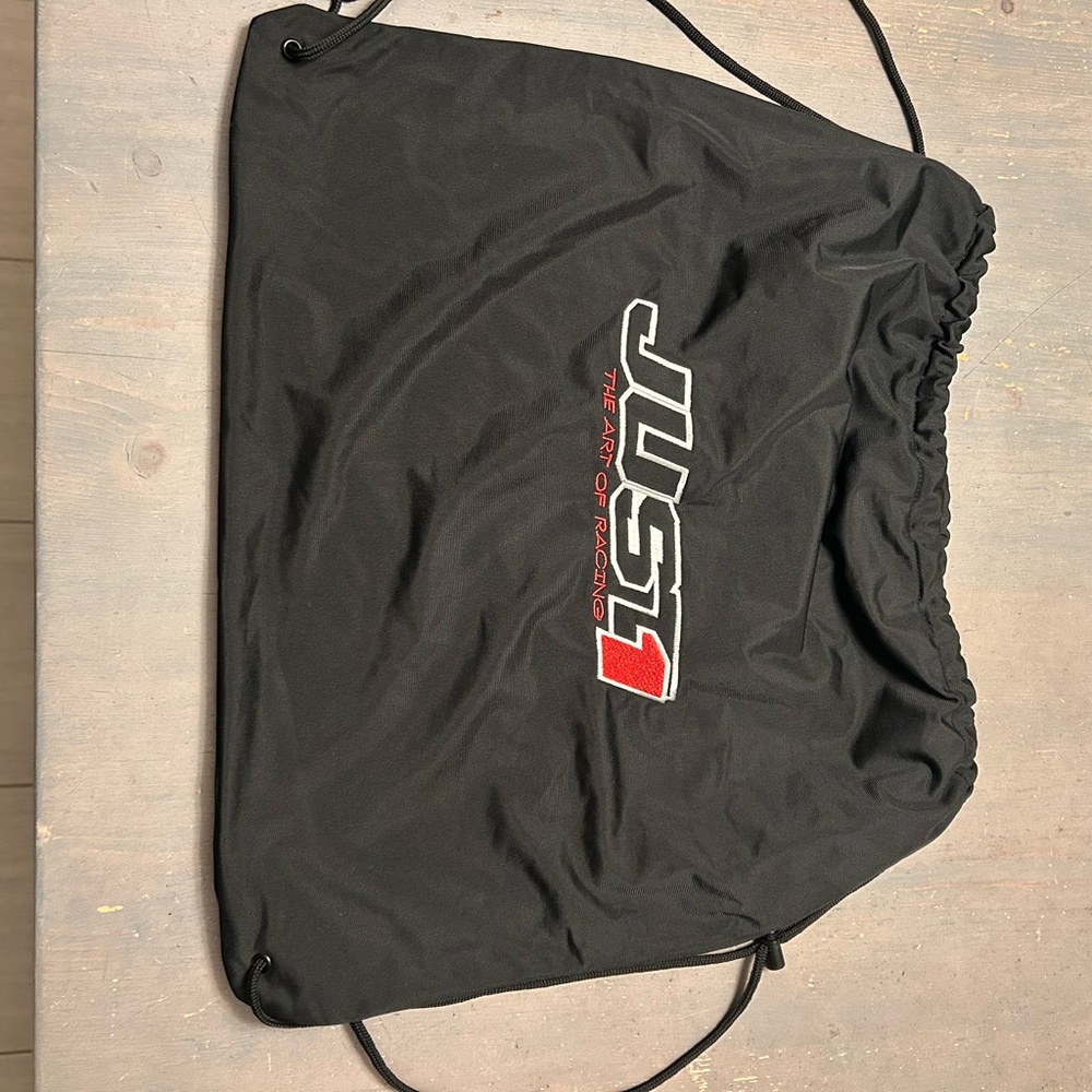 Formula 1 style backpack - Picture 2 of 8